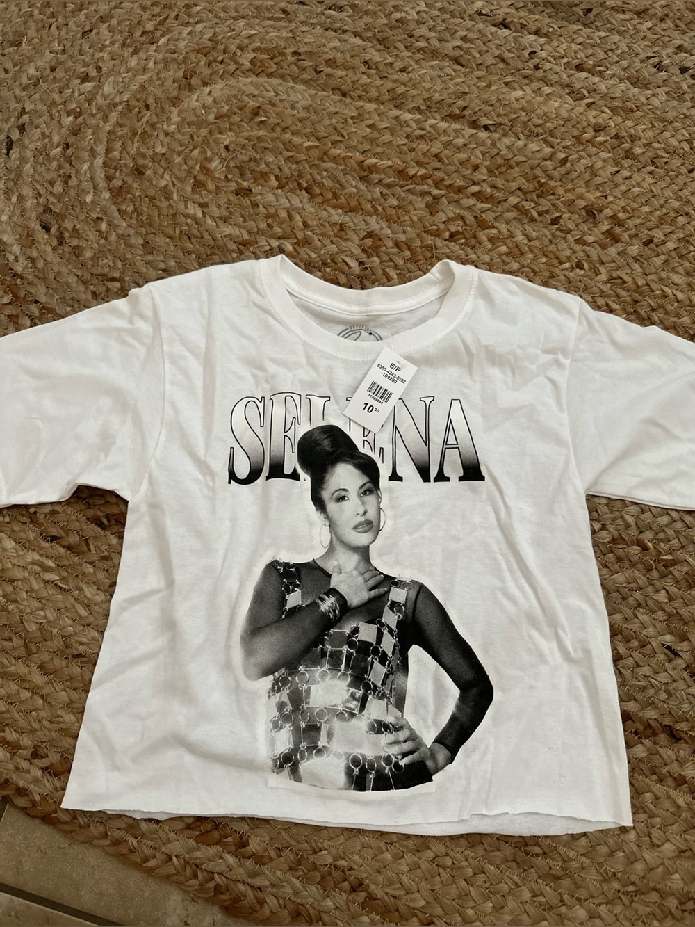 NWT SELENA GRAPHIC CROP TOP